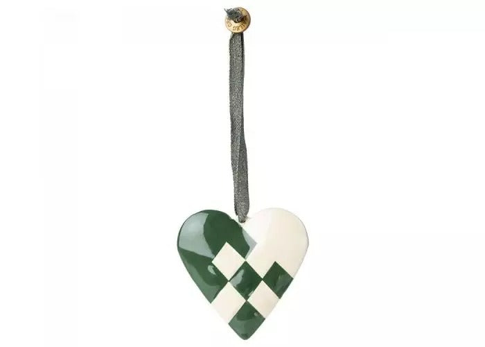 Metal ornament i form af et flettet hjerte, model Dark Green.