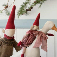 Nisser og julepynt fra Hobby Haven. Maileg nisser