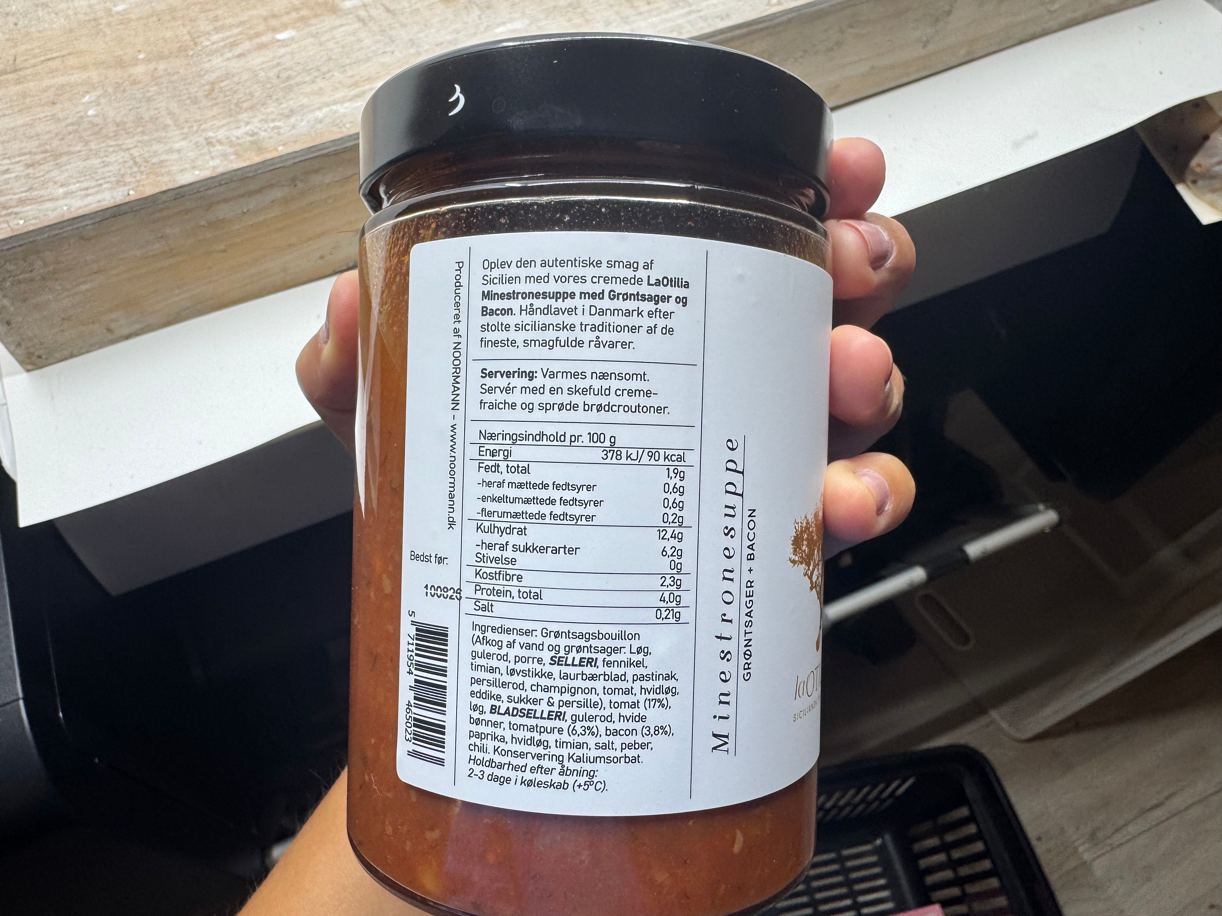 La Otilia Minestronesuppe med grøntsager og bacon - 550 ml