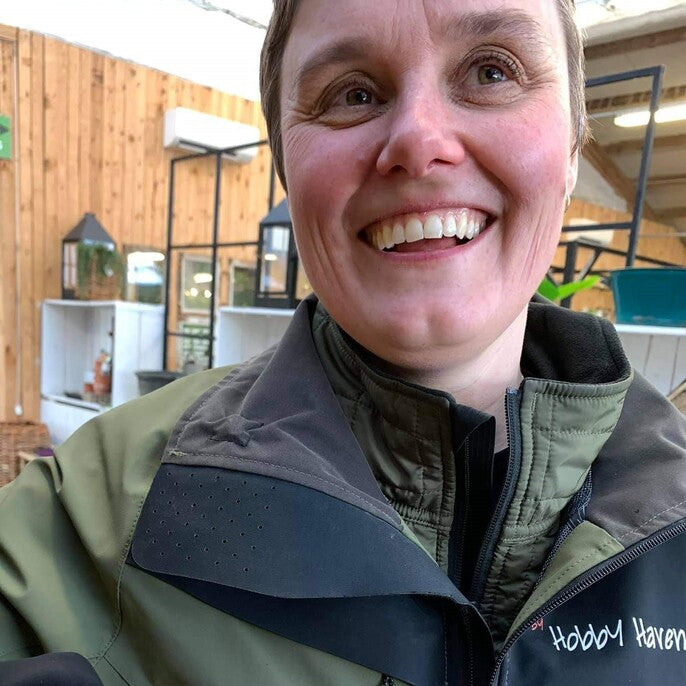 Personlig vejledning af vores dygtige medarbejdere i Hobby Haven planteskole og havecenter i Hasselager, Aarhus