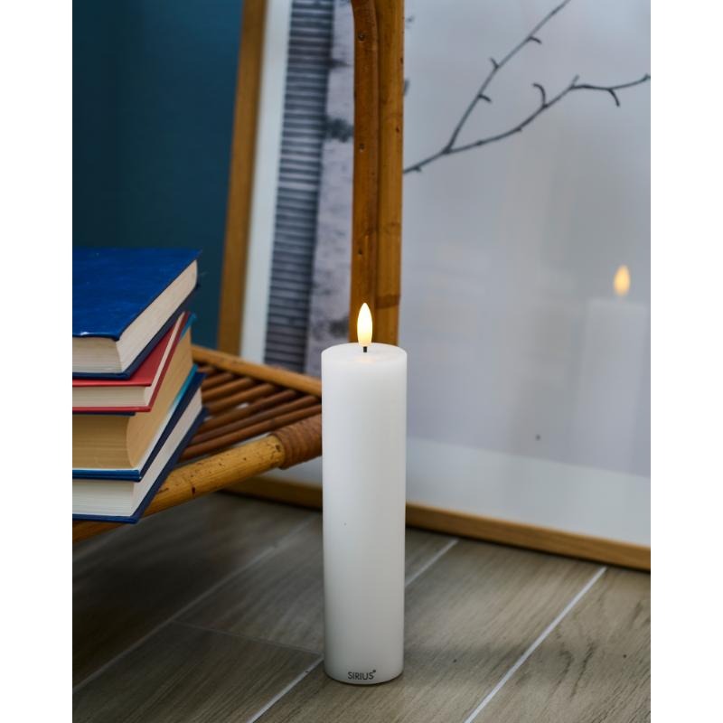 Sille LED lys, Ø7,5xH20cm, hvid.