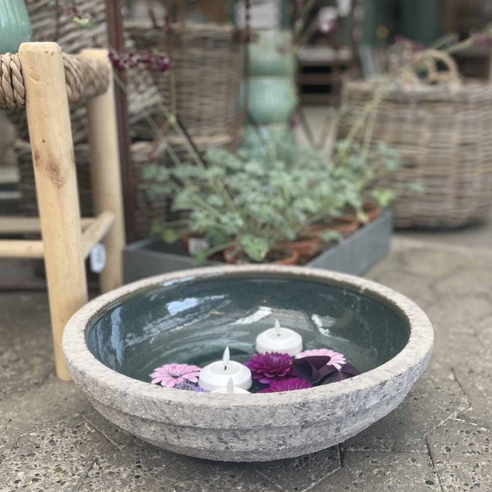 Elin vandfad med blomster og lys pynt