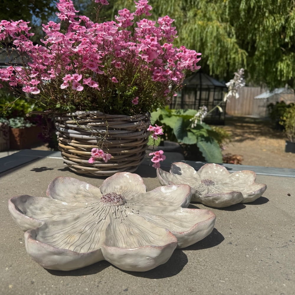 Blomster dekoration, hvid meleret havepynt 