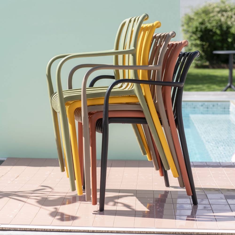 RAVELLO stol 45x57x81cm sort, 50% Recycled Plastic, 50% Polypropylene, UV-protected, Seat height 46cm, Max weight 150kg